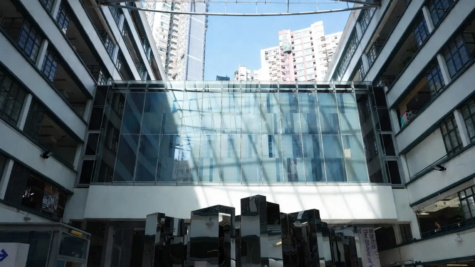 Heliot Emil — pleine largeur